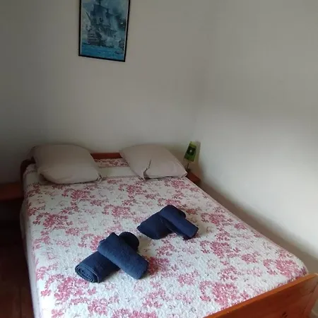 Mimosa Cote Et Piscine Hébergement de vacances